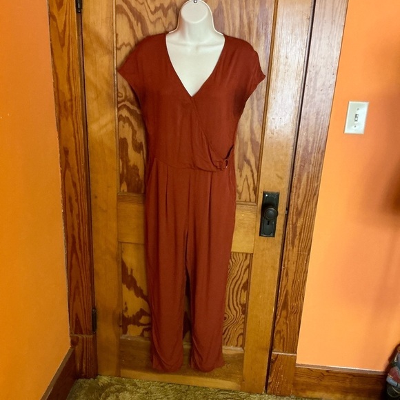 3 for 20 $ bundle Sharagano rust jump suit - Picture 9 of 11